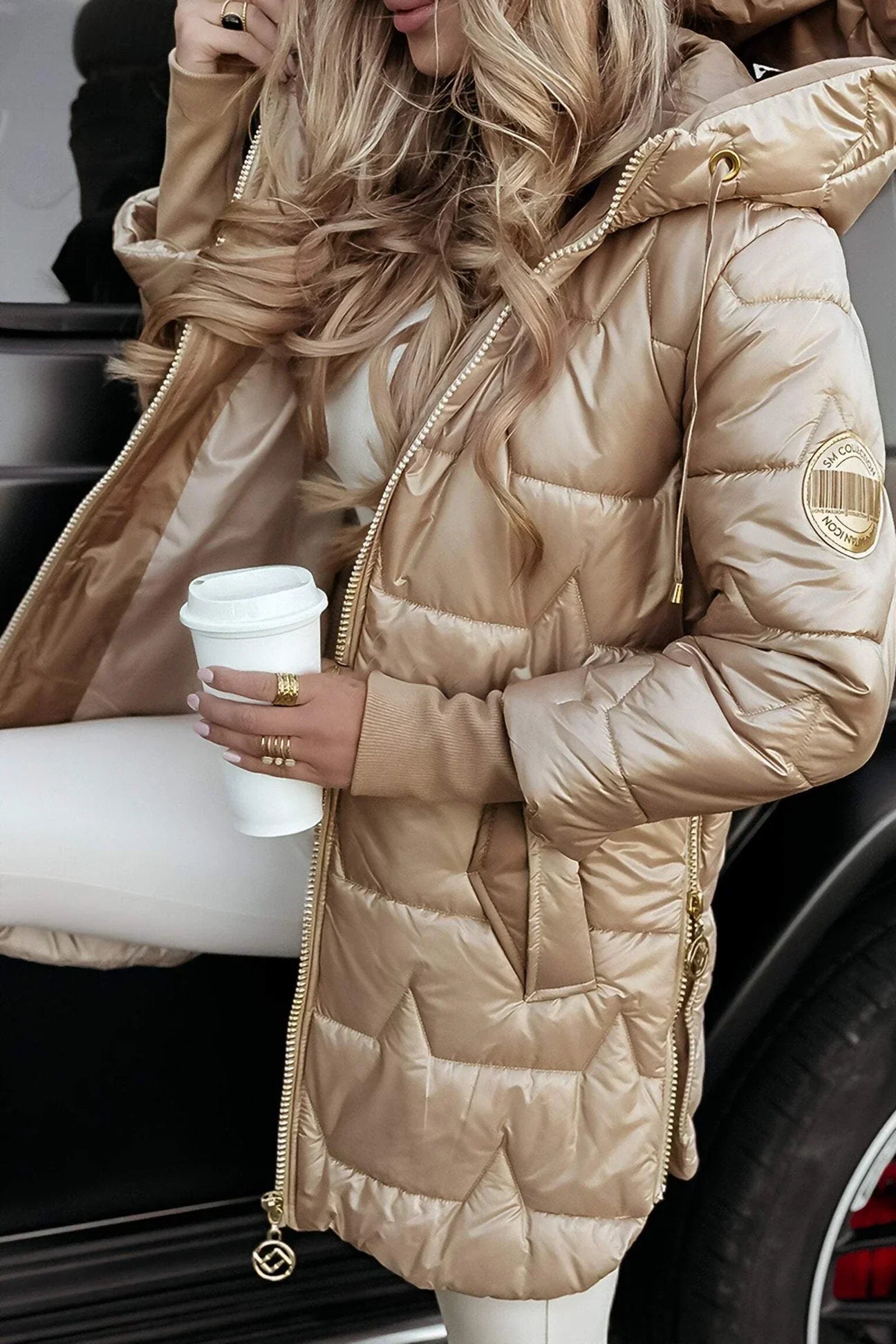 Elena™ | Zeitloser Wintermantel mit moderner Kapuze