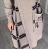 Ailany | feminines Strickkleid, bedruckt im stilvollen Look.