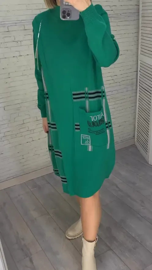 Ailany | feminines Strickkleid, bedruckt im stilvollen Look.