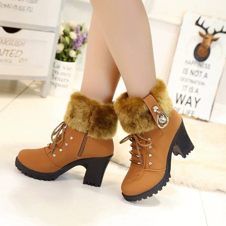 Jaria | Damenstiefel mit Kristallen und Blockabsatz
