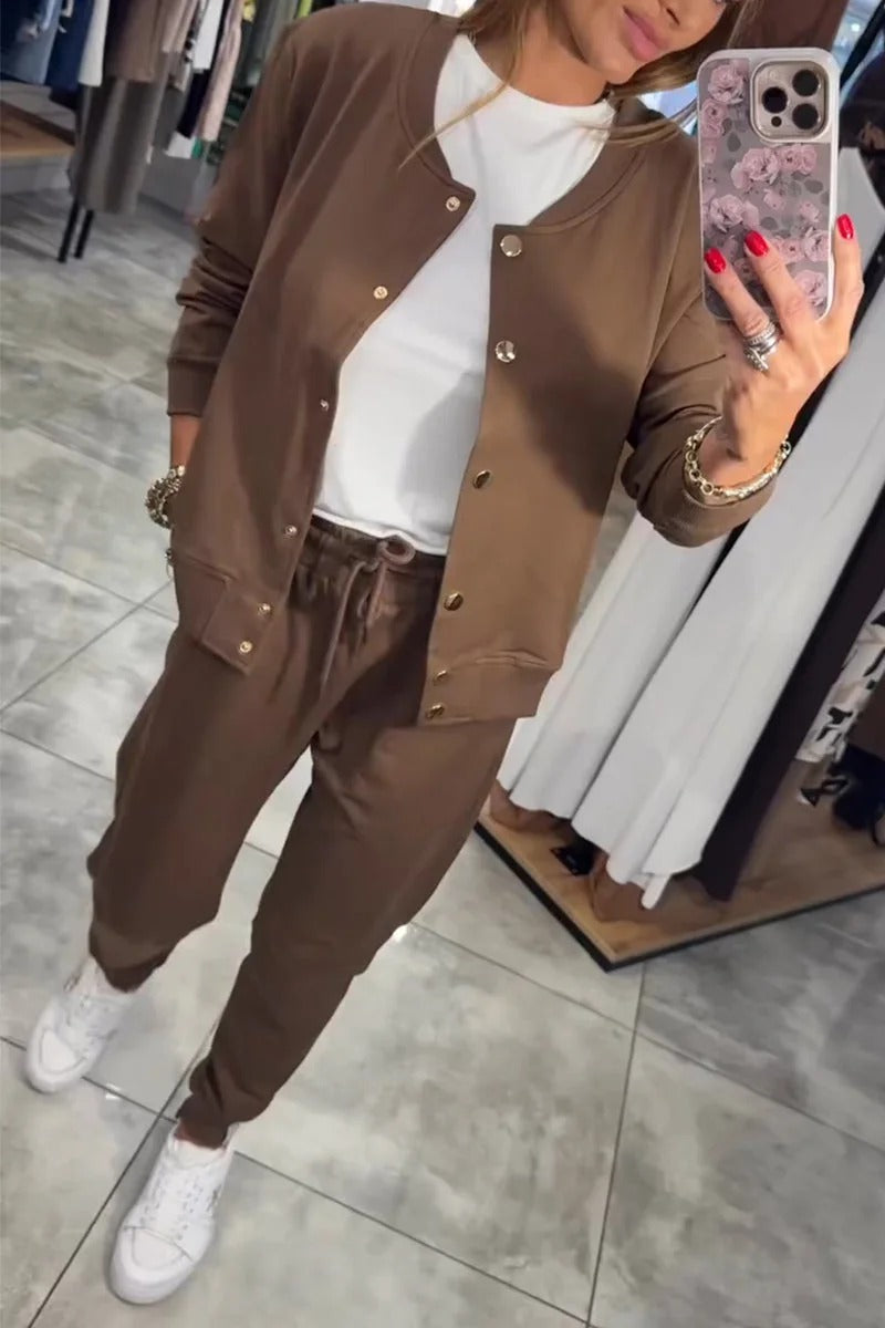 Abigail | Komfortables Outfit im lässigen Zweiteiler-Stil