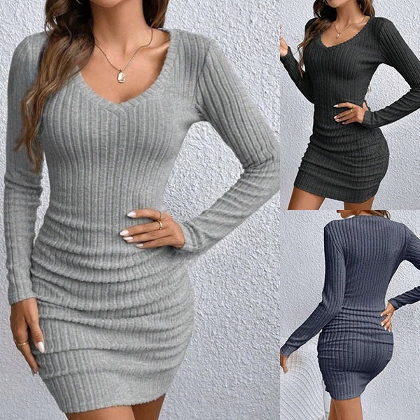 Pithy | Geripptes Strickkleid mit V-Ausschnitt