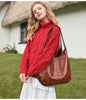Betta | Schultertasche aus echtem Leder