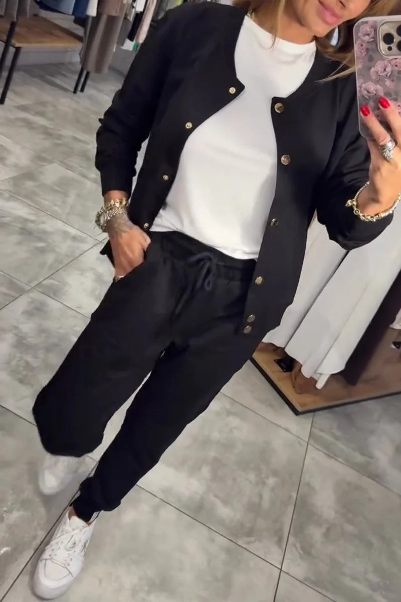 Abigail | Komfortables Outfit im lässigen Zweiteiler-Stil