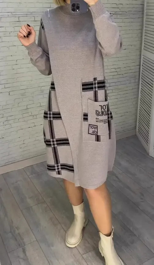 Ailany | feminines Strickkleid, bedruckt im stilvollen Look.