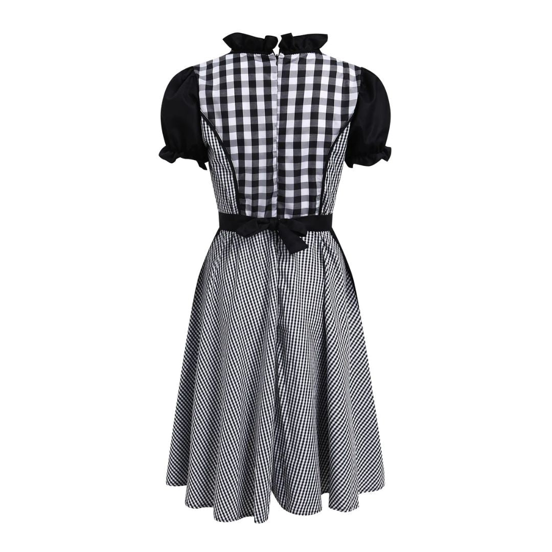 Klassisches karindlkleid mit stickereien perfekt fürs oktoberfest