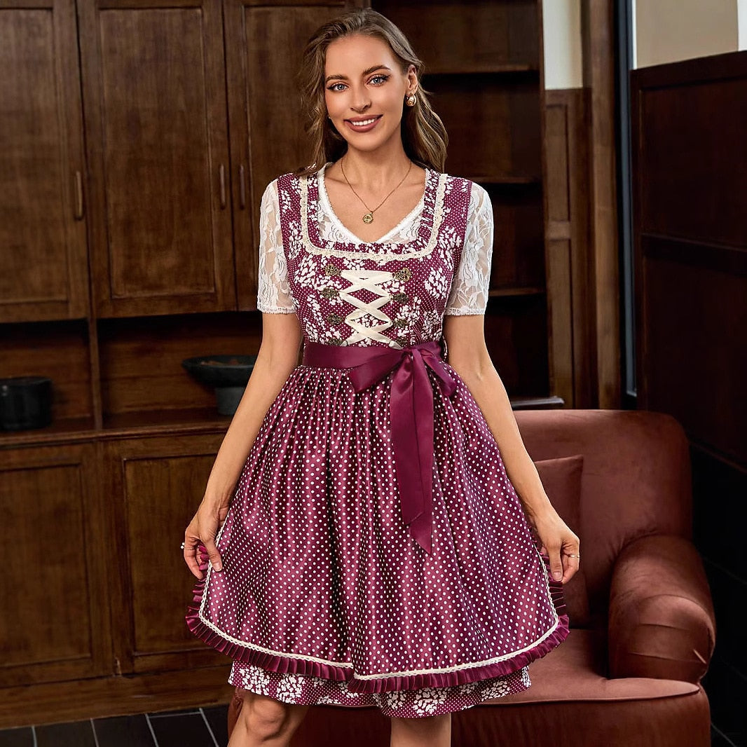 Traditionelles Oktoberfest-Dirndl in Burgunder mit Blumenmuster und Schürze