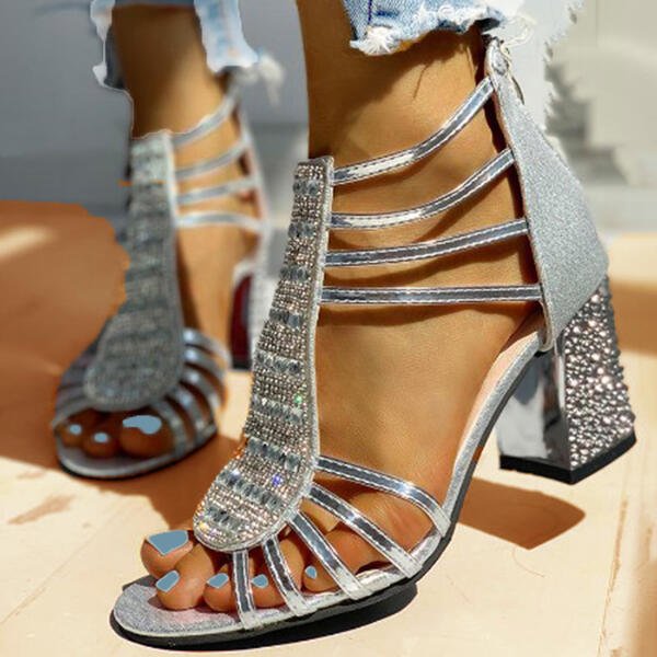 Carrie | Neue Kollektion: Leichte & funkelnde Sandalen