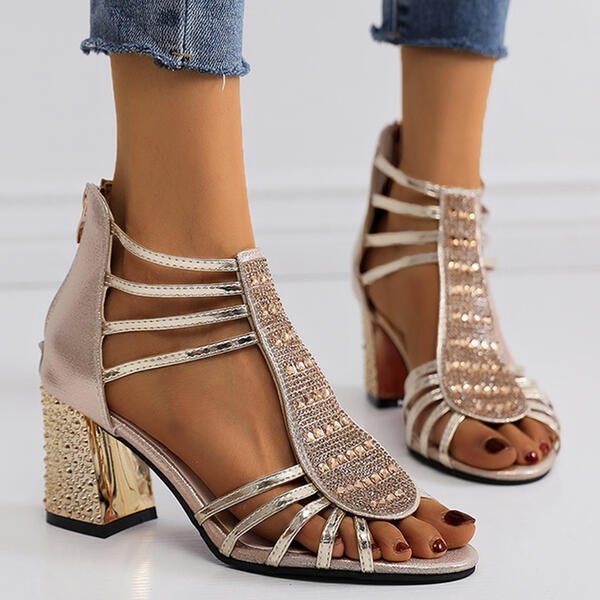 Carrie | Neue Kollektion: Leichte & funkelnde Sandalen