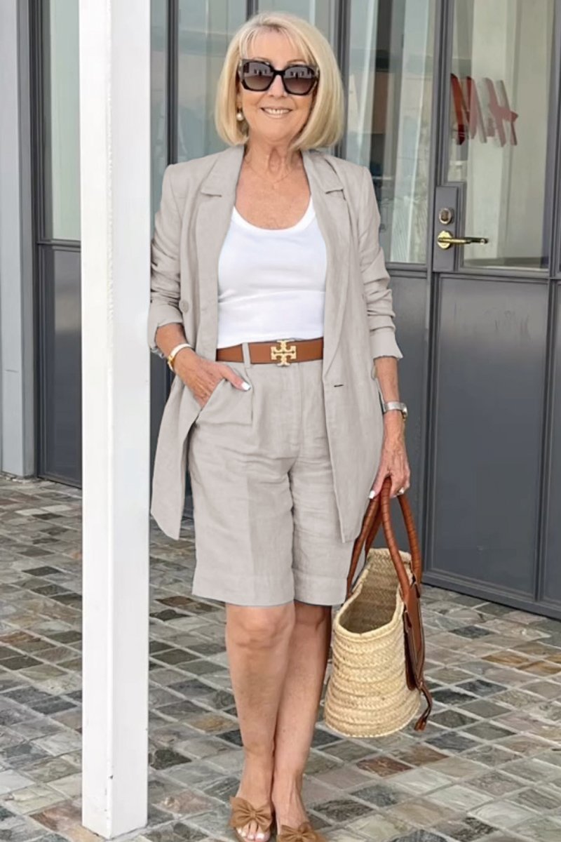 Carolin | Luftiges Set aus geblümter Jacke & Shorts