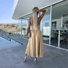 Hathor | Stilvolles Kleid mit Spaghettiträgern und hohem Schlitz