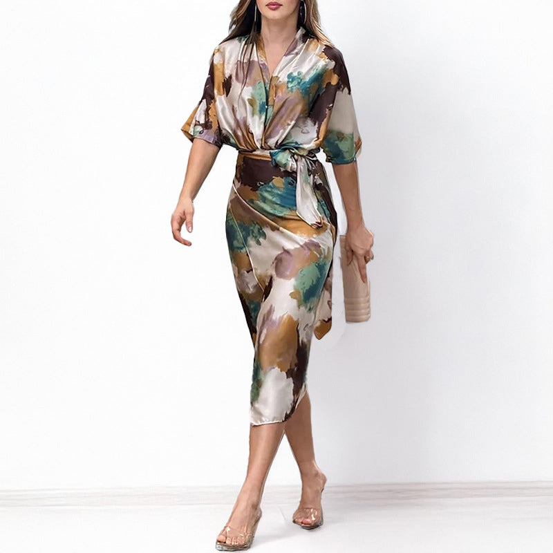 Myrna | Stylisches Satin-Wickelkleid mit abstraktem Muster für Damen