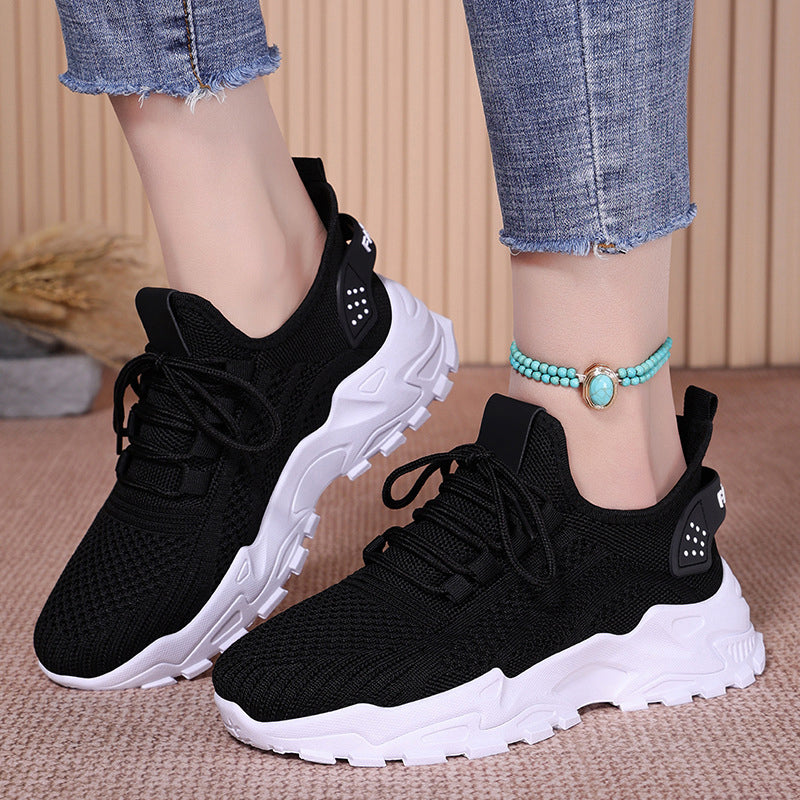 Xarien | Sneakers aus Mesh mit geformten weißen Sohlen