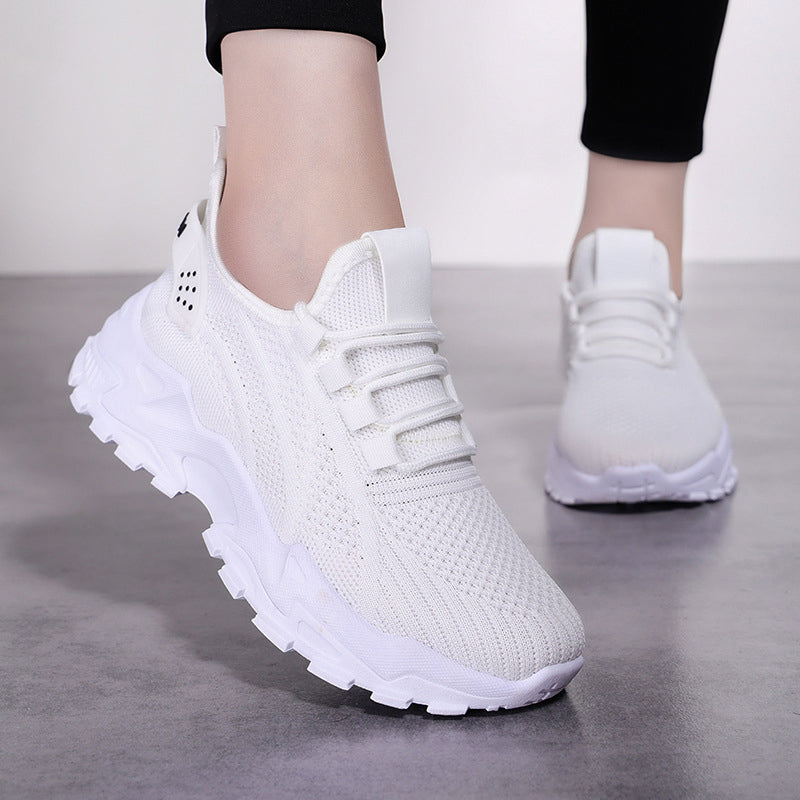 Xarien | Sneakers aus Mesh mit geformten weißen Sohlen
