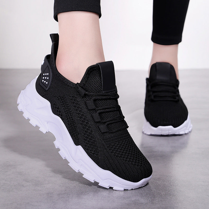 Xarien | Sneakers aus Mesh mit geformten weißen Sohlen
