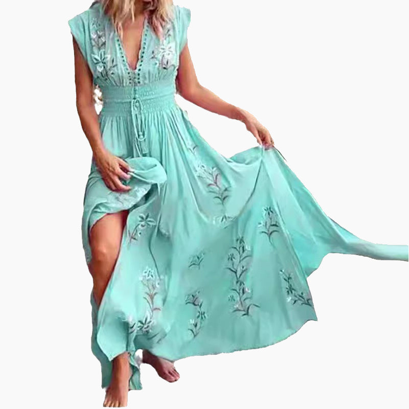 Ivory | Ärmelloses, mit Blumen besticktes Maxikleid mit Schlitz