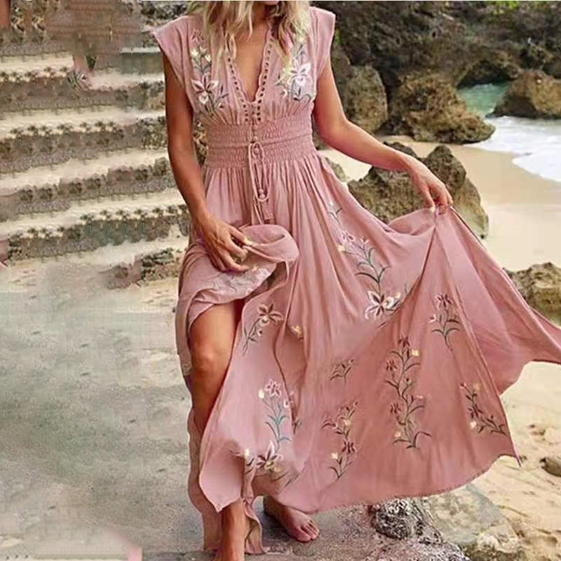 Ivory | Ärmelloses, mit Blumen besticktes Maxikleid mit Schlitz
