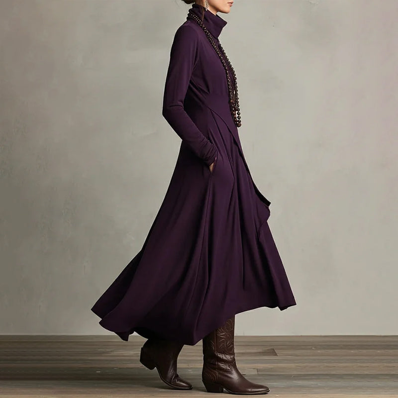 Pevie | Langes asymmetrisches Kleid für Damen mit hohem Kragen