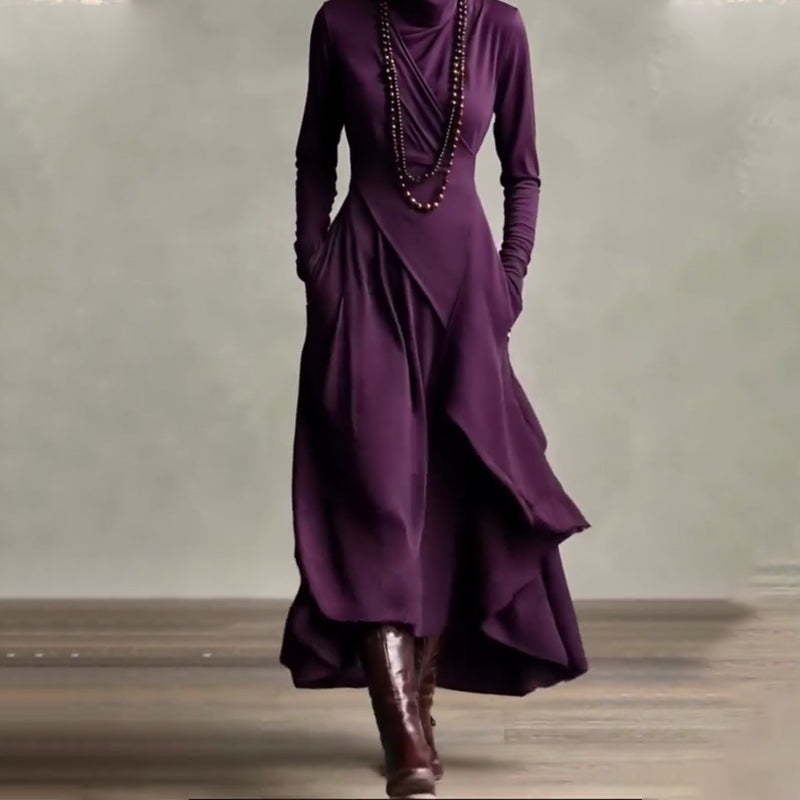 Pevie | Langes asymmetrisches Kleid für Damen mit hohem Kragen