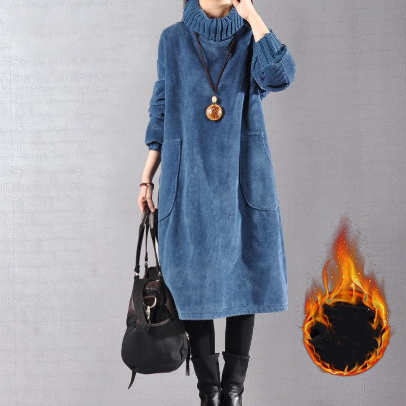 Alexa | Cord-Kleid in Maxilänge mit hohem Kragen