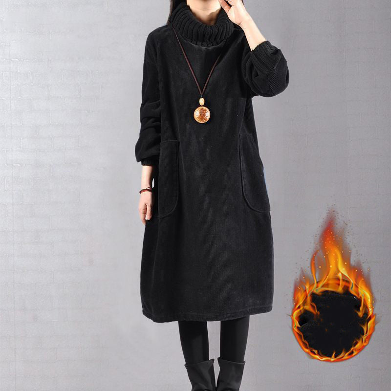 Alexa | Cord-Kleid in Maxilänge mit hohem Kragen